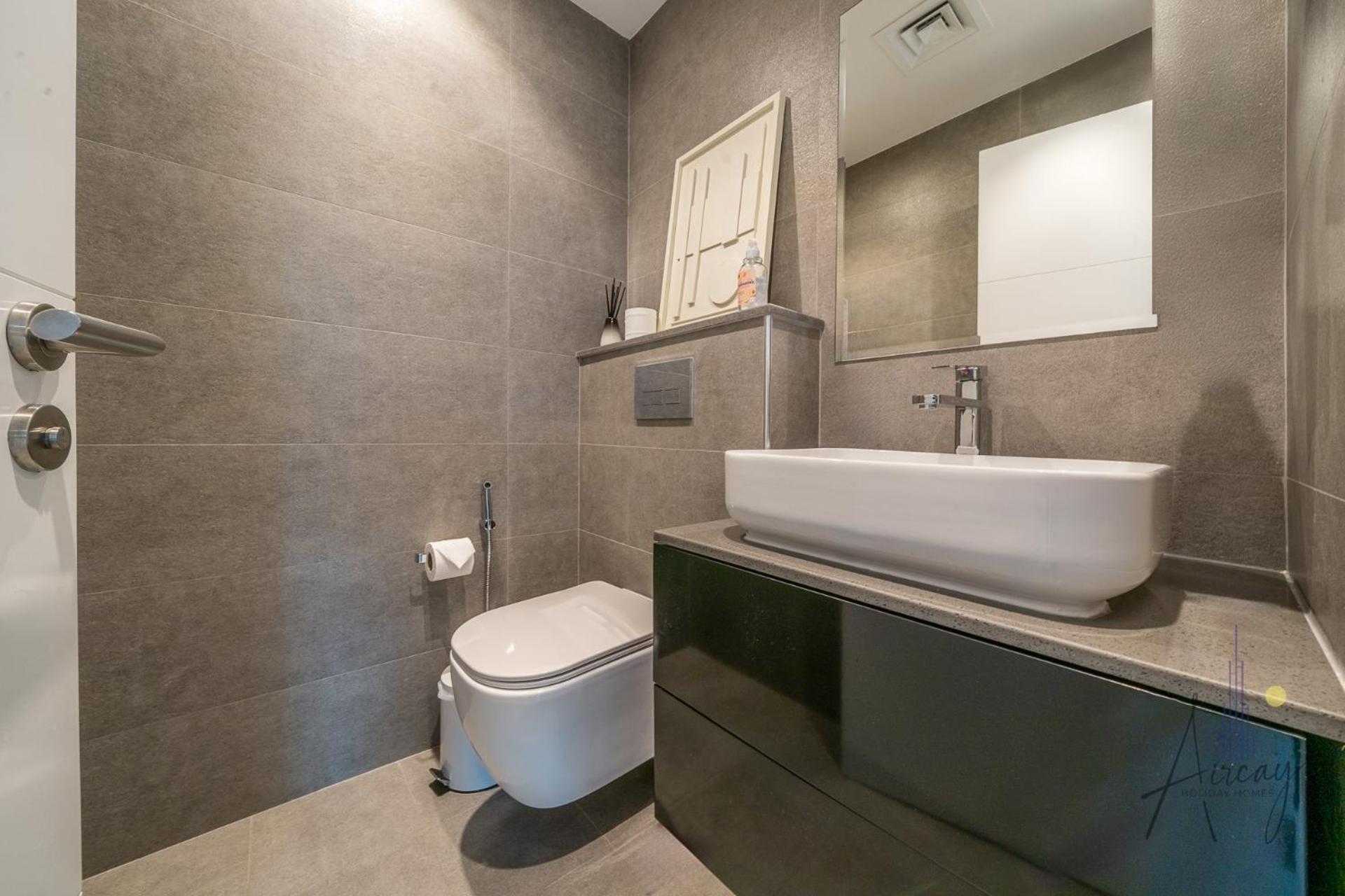 Top-floor Luxury 2br With Stunning Marina View